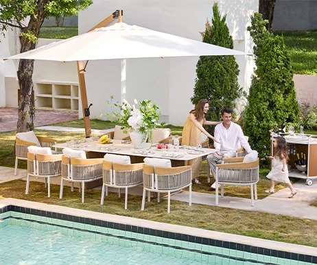 Outdoor Table & Chairs
